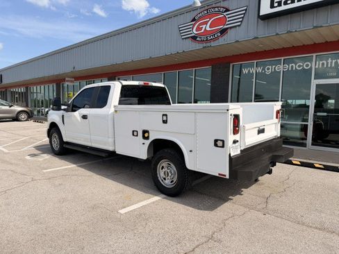 Used 2022 Ford F250 XL w/ Power Equipment Group RWD image 4