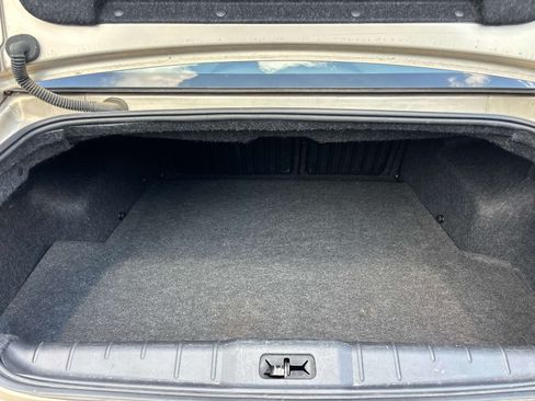 Used 2011 Chevrolet Malibu LS FWD image 9