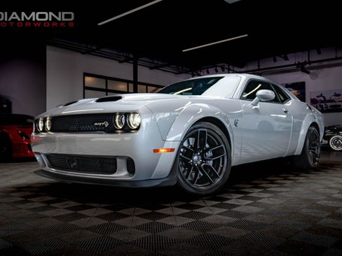 Used 2023 Dodge Challenger SRT Hellcat image 1