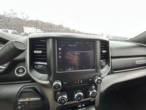 Used 2024 RAM 3500 Big Horn AWD/4WD image 32