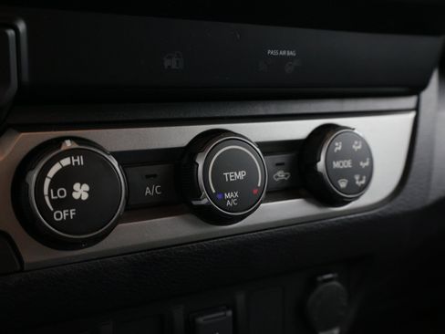 Used 2021 Toyota Tacoma SR RWD image 17
