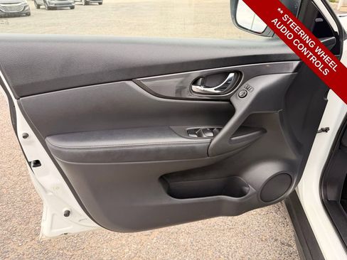 Used 2020 Nissan Rogue SV AWD/4WD image 12