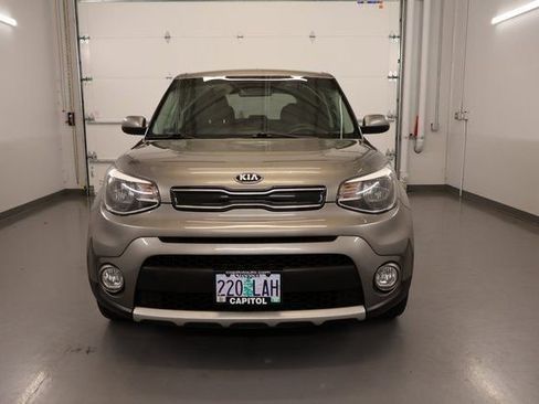 Used 2019 Kia Soul + image 6