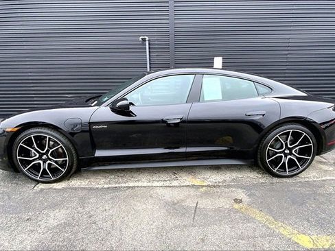 Used 2025 Porsche Taycan image 2