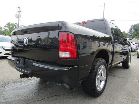 Used 2017 RAM 1500 Express AWD/4WD image 7