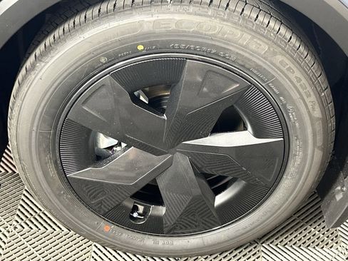 New 2026 Toyota Prius Plug-In Hybrid image 9