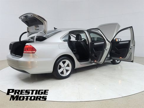 Used 2012 Volkswagen Passat TDI SE image 12