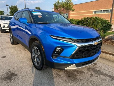 Used 2024 Chevrolet Blazer LT w/ Convenience Package FWD image 2
