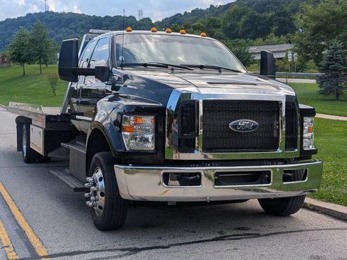 Used 2026 Ford F650 2WD SuperCab Super Duty image 3