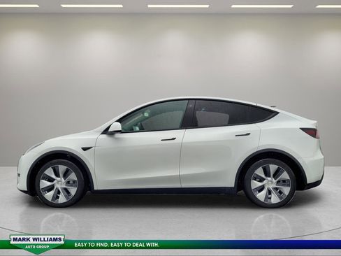 Used 2022 Tesla Model Y Long Range AWD/4WD image 7