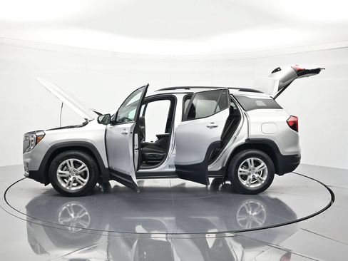 Used 2022 GMC Terrain SLE w/ Driver Convenience Package FWD image 45