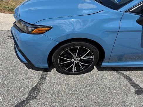 Used 2023 Toyota Camry SE FWD image 3