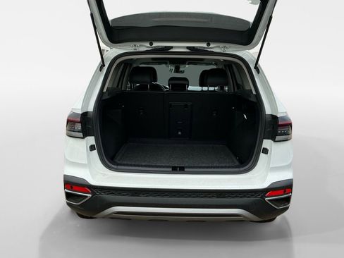 New 2025 Volkswagen Taos SEL image 16