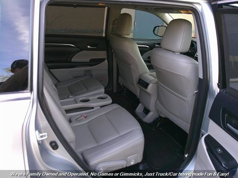 Used 2015 Toyota Highlander Limited image 28