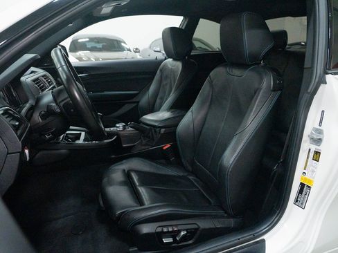 Used 2018 BMW M2 image 24