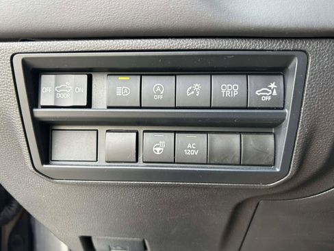 Used 2024 Toyota Tundra Platinum image 20