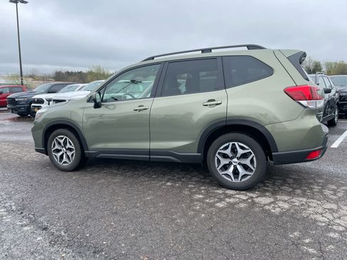 Used 2019 Subaru Forester Premium AWD/4WD image 6