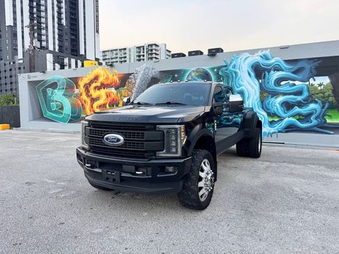 Used 2017 Ford F350 Platinum w/ Platinum Ultimate Package AWD/4WD image 2