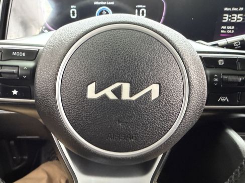 Used 2023 Kia Sportage EX image 32