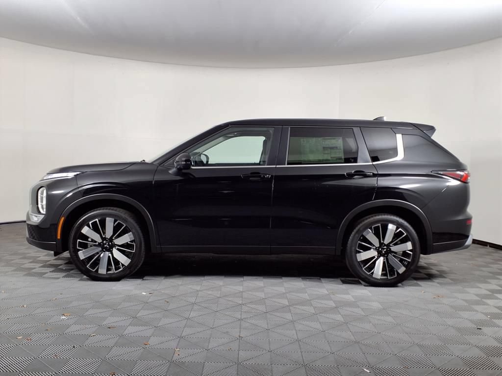 Used 2025 Mitsubishi Outlander SE FWD image 4