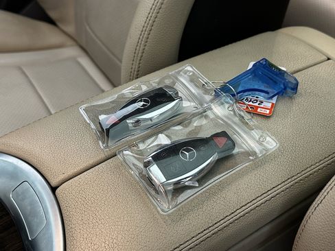 Used 2016 Mercedes-Benz C 300 4MATIC Sedan image 14