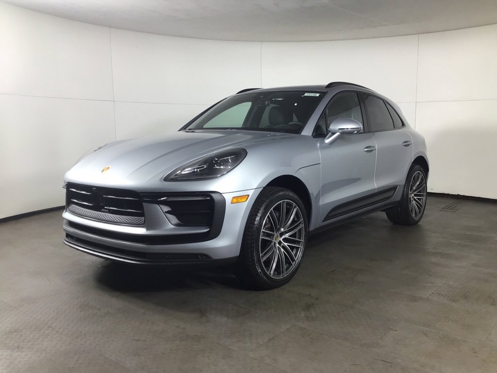 Certified 2026 Porsche Macan AWD/4WD image 1