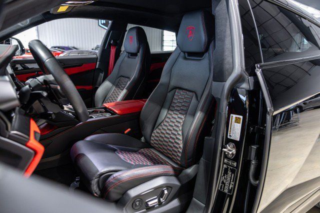 Used 2022 Lamborghini Urus AWD/4WD image 11