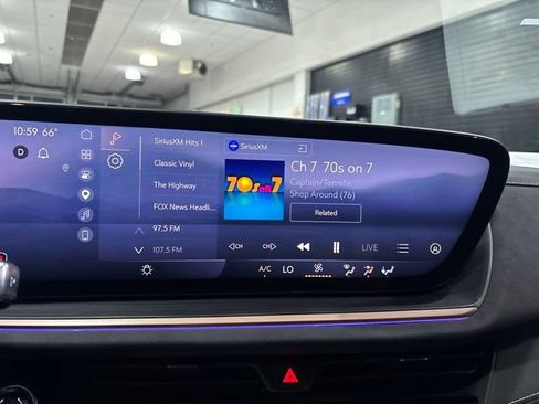 Used 2025 Buick Envision Sport Touring AWD/4WD image 24