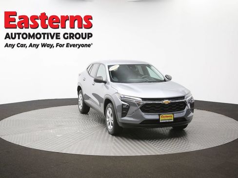 Used 2024 Chevrolet Trax LS w/ Driver Confidence Package FWD image 45