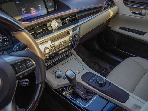 Used 2018 Lexus ES 350 image 17