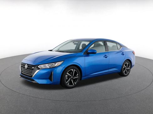 Used 2025 Nissan Sentra SV FWD image 2