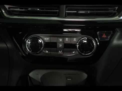 New 2026 Chevrolet Trax RS w/ Sunroof Package image 16