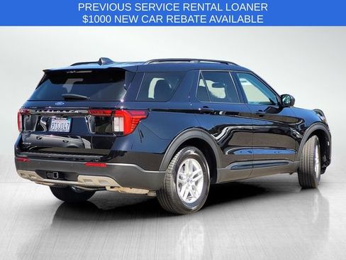 Used 2026 Ford Explorer Active w/ Active Comfort Package RWD image 4