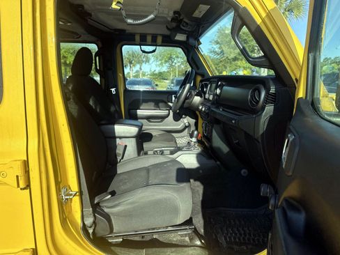 Used 2018 Jeep Wrangler Unlimited Sport image 7