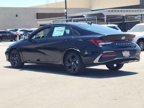 New 2026 Hyundai Elantra SEL Sport FWD image 3