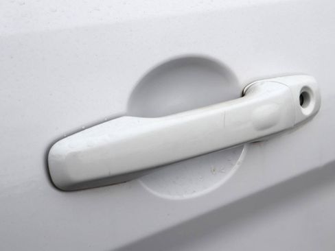 Used 2017 Ford Explorer XLT image 23