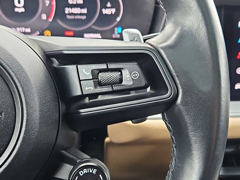Certified 2024 Porsche Cayenne AWD/4WD image 24