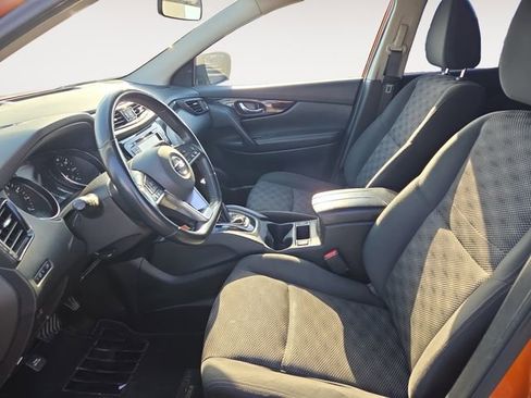 Used 2017 Nissan Rogue Sport SV w/ SV Premium Package image 9