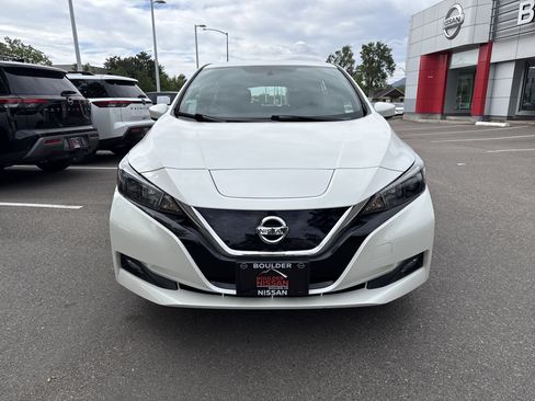Used 2019 Nissan Leaf SV FWD image 3