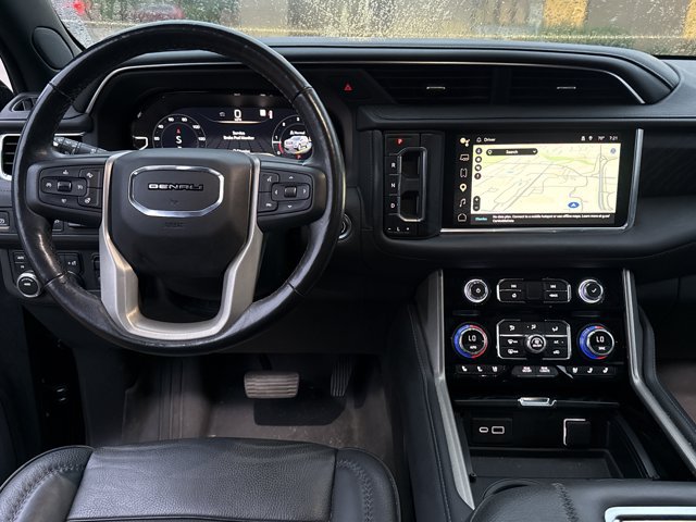 Used 2022 GMC Yukon XL Denali w/ Denali Premium Package AWD/4WD image 3