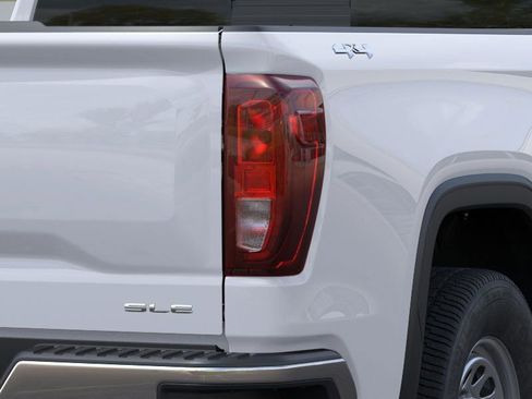 New 2026 GMC Sierra 1500 SLE w/ Preferred Package image 11