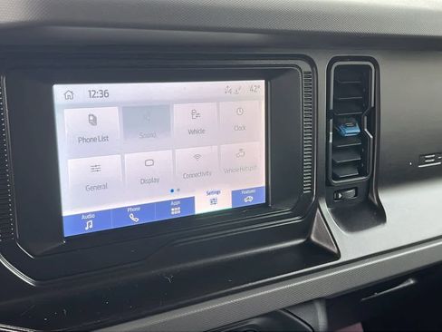 Used 2022 Ford Bronco Black Diamond image 17