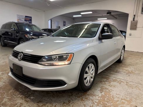 Used 2011 Volkswagen Jetta Sedan image 3