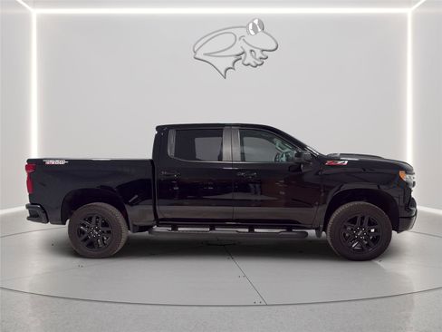Used 2025 Chevrolet Silverado 1500 LT Trail Boss w/ Convenience Package II AWD/4WD image 6