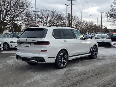 Certified 2025 BMW X7 M60i image 3