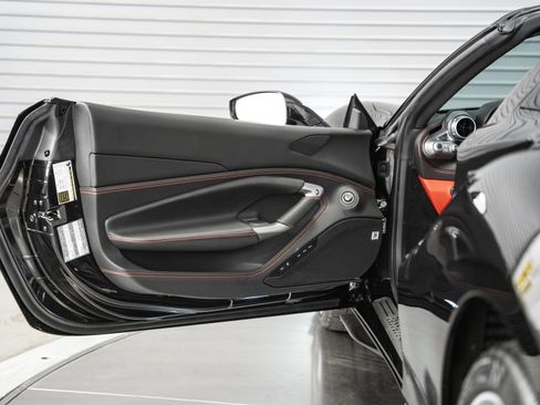 Used 2022 Ferrari F8 Tributo RWD image 26