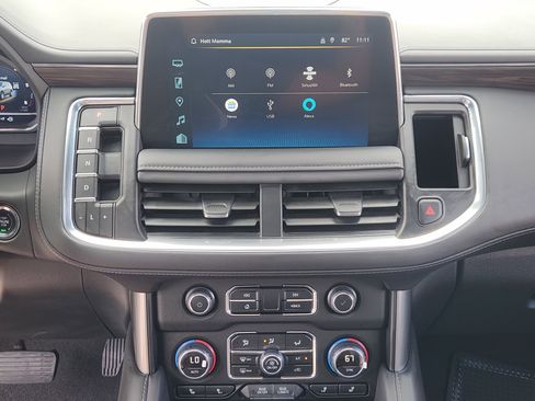 Used 2023 Chevrolet Tahoe Z71 w/ Luxury Package AWD/4WD image 18