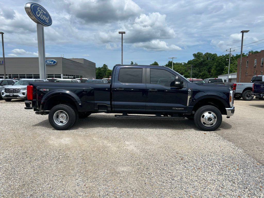 Used 2024 Ford F350 XL AWD/4WD image 9
