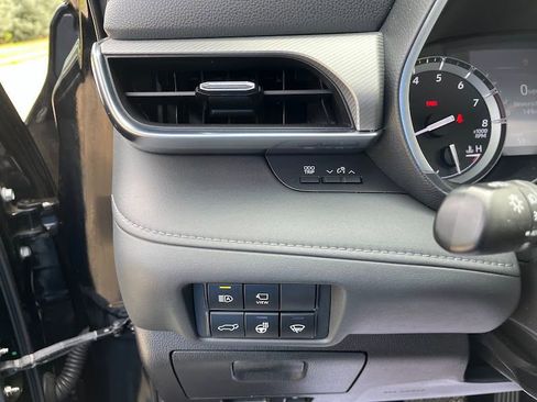 Used 2021 Toyota Highlander Platinum AWD/4WD image 11