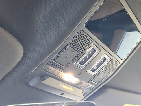 New 2026 Land Rover Defender 110 X-Dynamic SE image 25